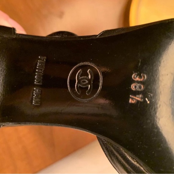 Rare Chanel T-Strap Patent Leather Toe Heels size 8.5 - Picture 4 of 5